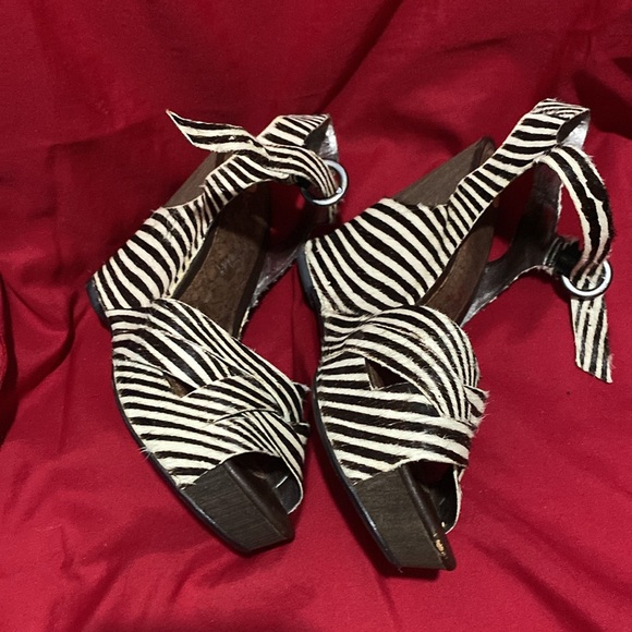 Sam Edleman platforms - Picture 2 of 4